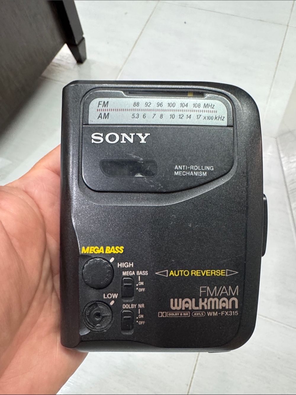 SONY Walkman WM-FX281 FM/AM/TV/Weather (Cassette Tape Player Not Working) as is